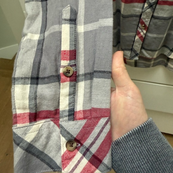 Cute Sonoma light weight button down shirt with front pocket in size small. - Picture 4 of 6